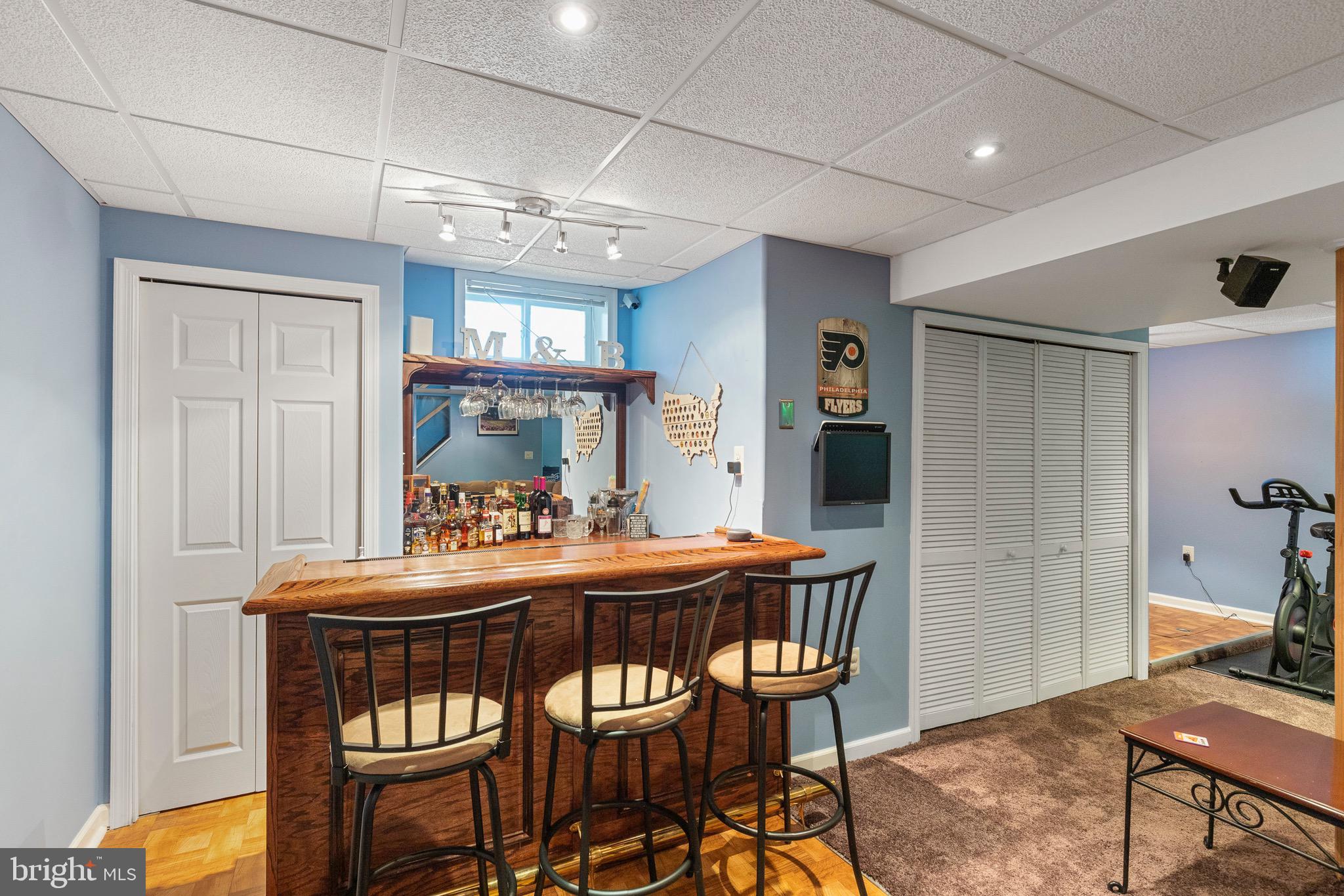 433 Ridge Avenue Glendora, NJ 08029 - Photo 23 of 42 Built in bar with hookups.