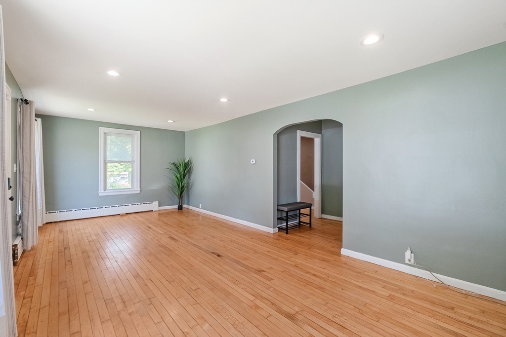 20 Clara Street West Springfield, MA 01089 - Photo 3 of 29 Gallery Image 3