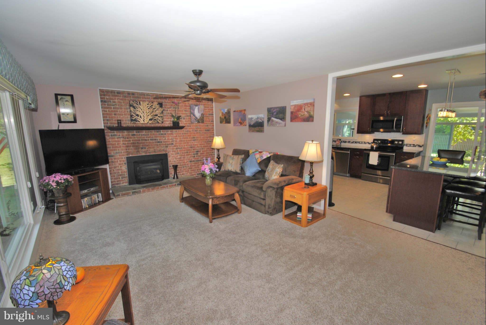 39 Cedar Road Severna Park, MD 21146 - Photo 5 of 30 Living room