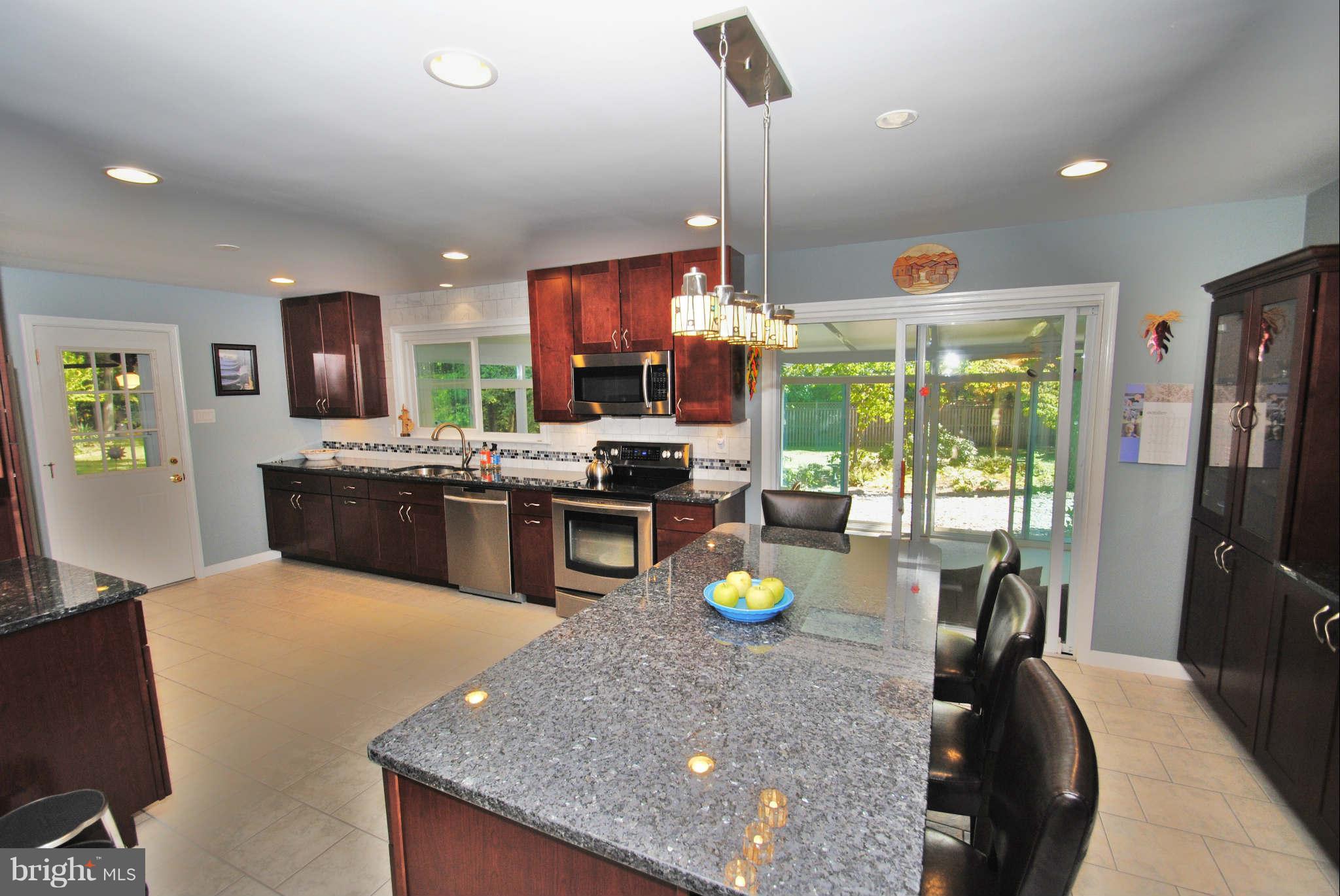 39 Cedar Road Severna Park, MD 21146 - Photo 7 of 30 Oversized kitchen Island