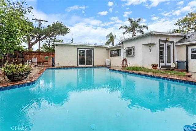 $1,049,000 | 5847 Texhoma Avenue, Encino, CA 91316