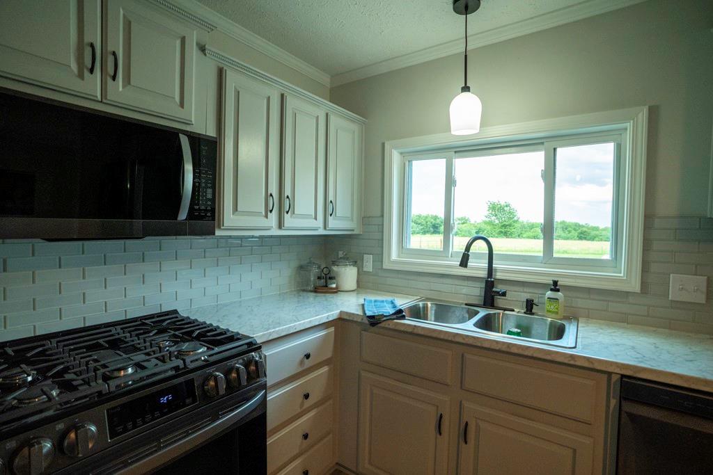 33117 West 800th Road Kincaid, KS 66039 - Photo 32 of 66