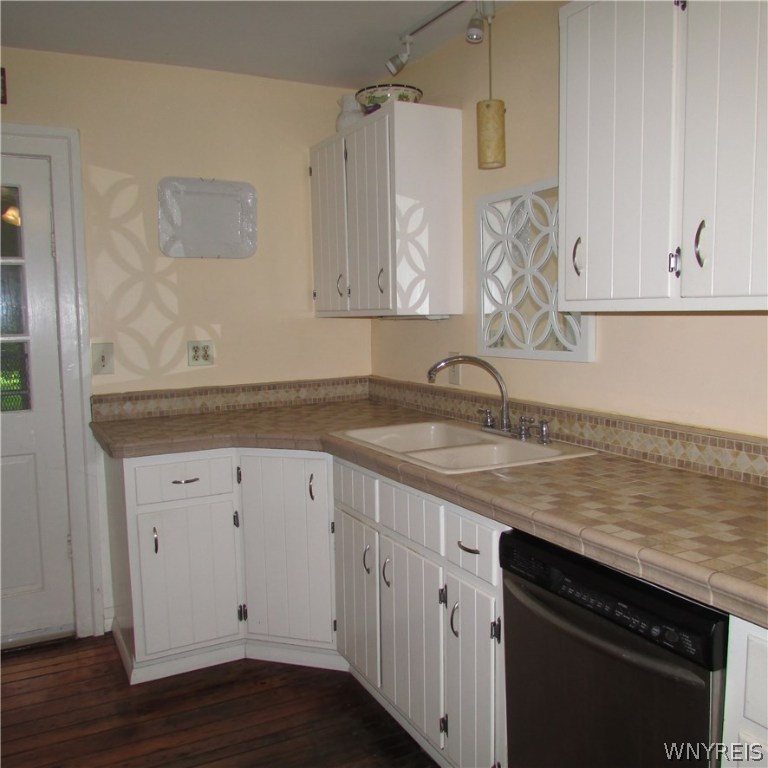 3282 Coomer Road Newfane, NY 14108 - Photo 5 of 25 Kitchen with plenty of cupboard and counter space