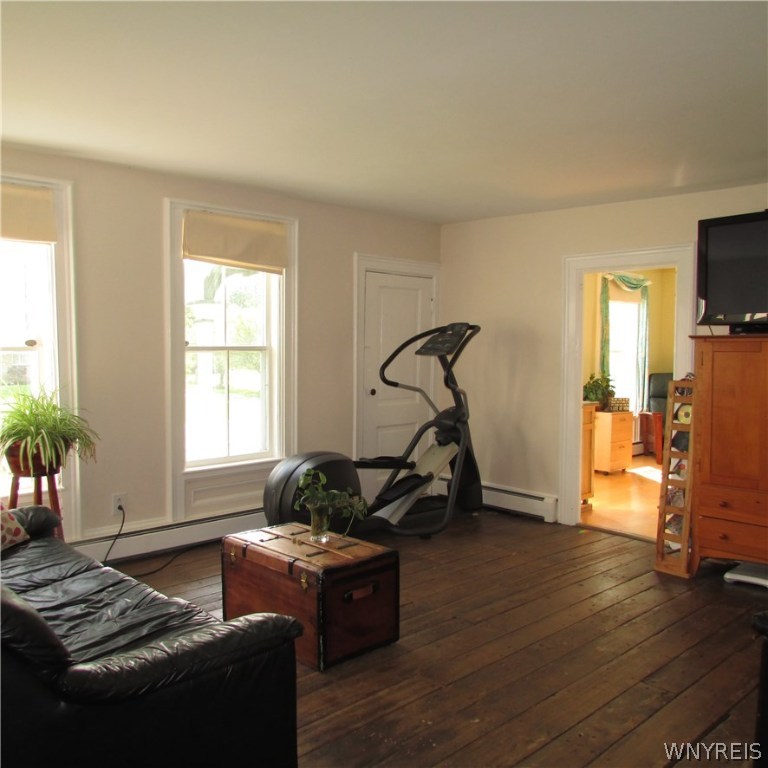 3282 Coomer Road Newfane, NY 14108 - Photo 9 of 25 Living Room