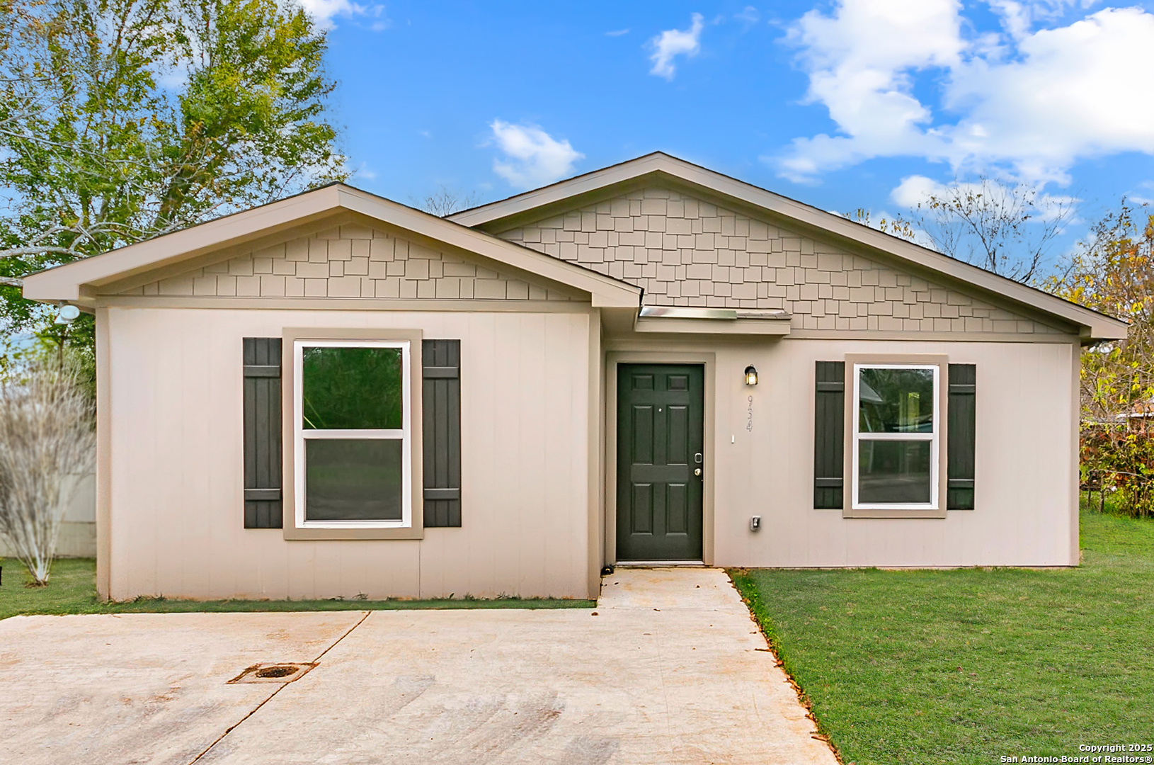 934 Campbell Street Seguin, TX 78155 - Photo 1 of 1
