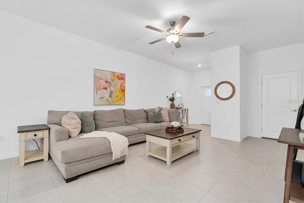 8211 Crescent Oaks Drive New Port Richey, FL 34655 - Photo 2 of 28