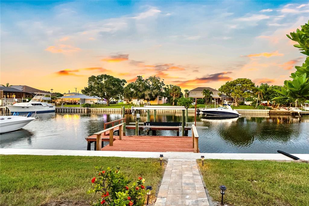 727 Flamingo Drive Apollo Beach, FL 33572 - Photo 8 of 58