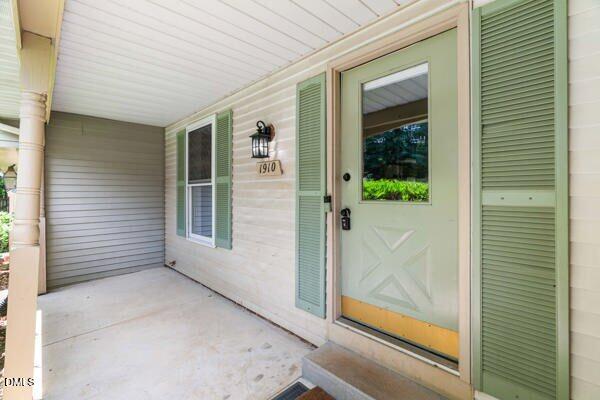 1910 Fox Sterling Drive Raleigh, NC 27606 - Photo 5 of 45