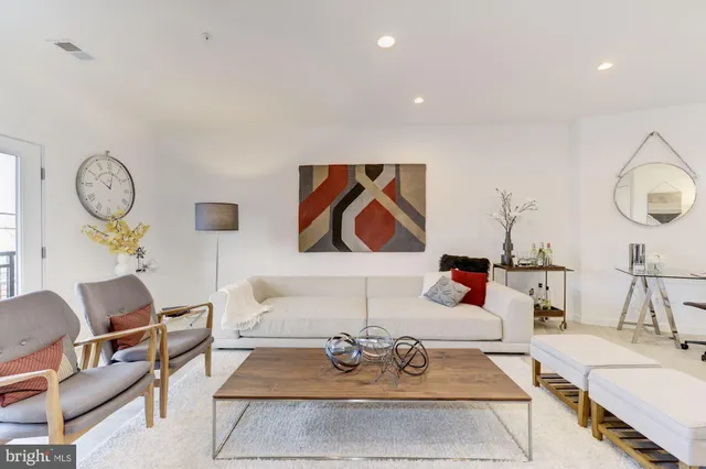 $5,400 | 1871 Corcoran Street Northeast, Unit 1871B, Washington, DC 20002