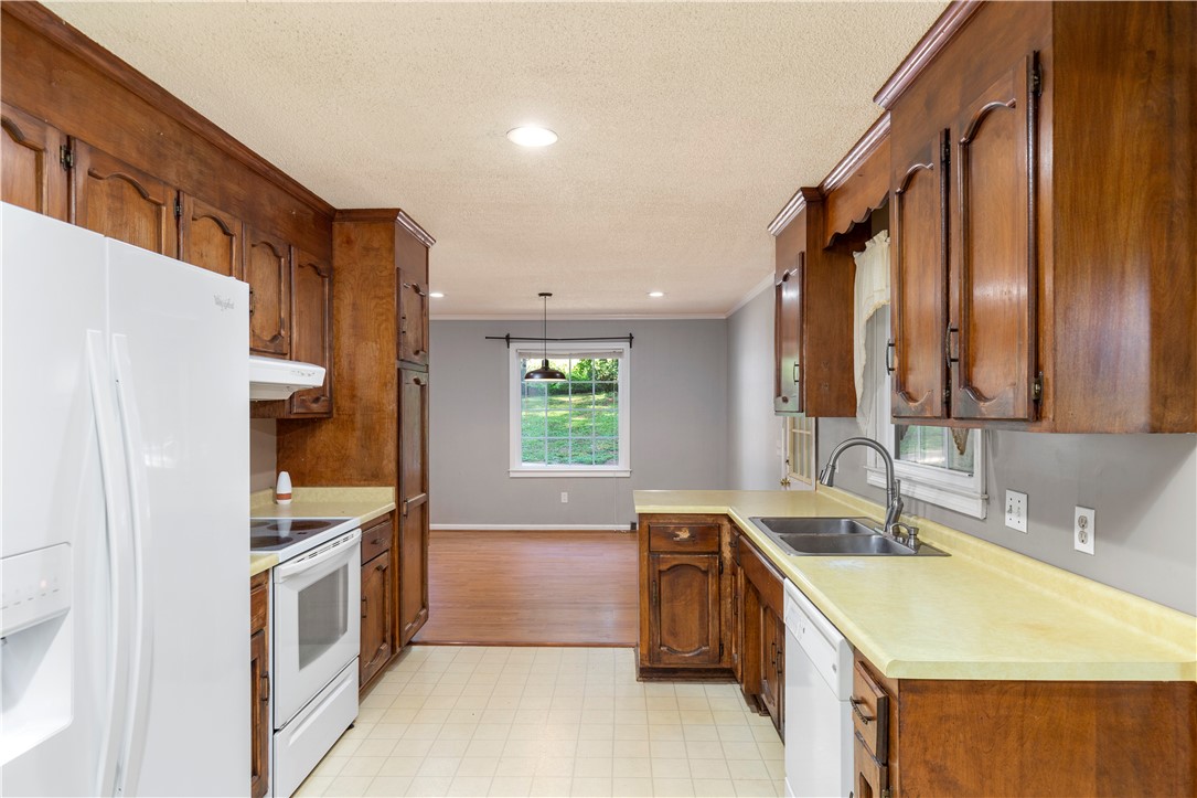 116 Cherokee Road Easley, SC 29642 - Photo 5 of 24 Gallery Image 5