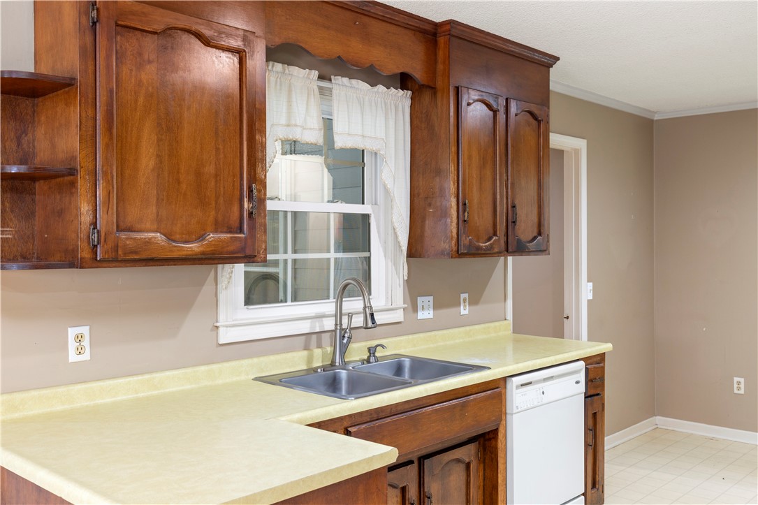 116 Cherokee Road Easley, SC 29642 - Photo 6 of 24 Gallery Image 6
