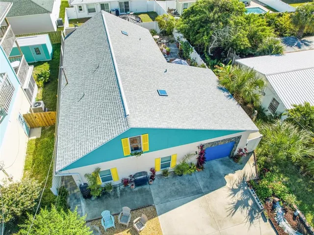 a view of an outdoor space