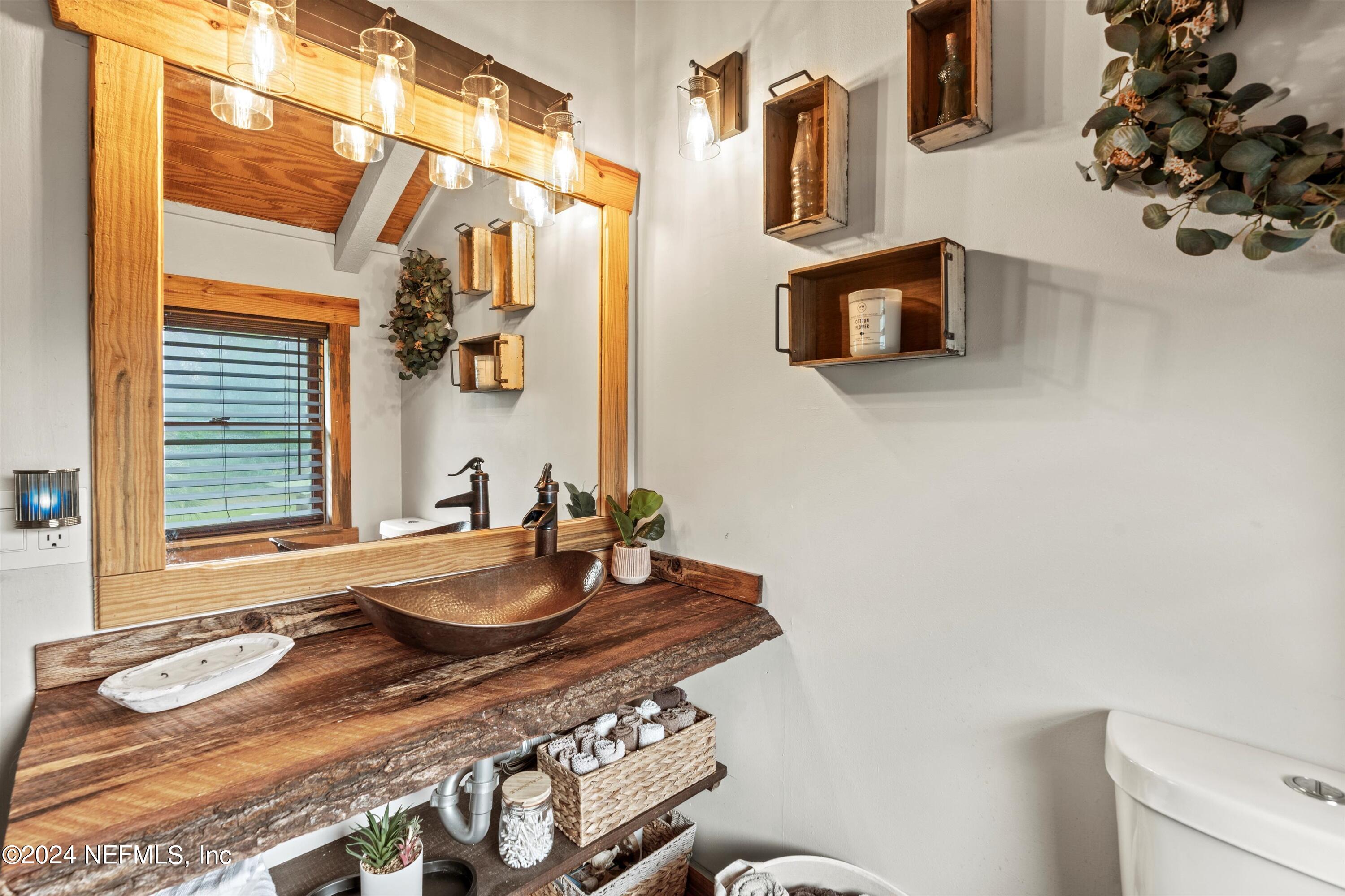104 Wippletree Road Palatka, FL 32177 - Photo 21 of 37 21-Primary Bathroom