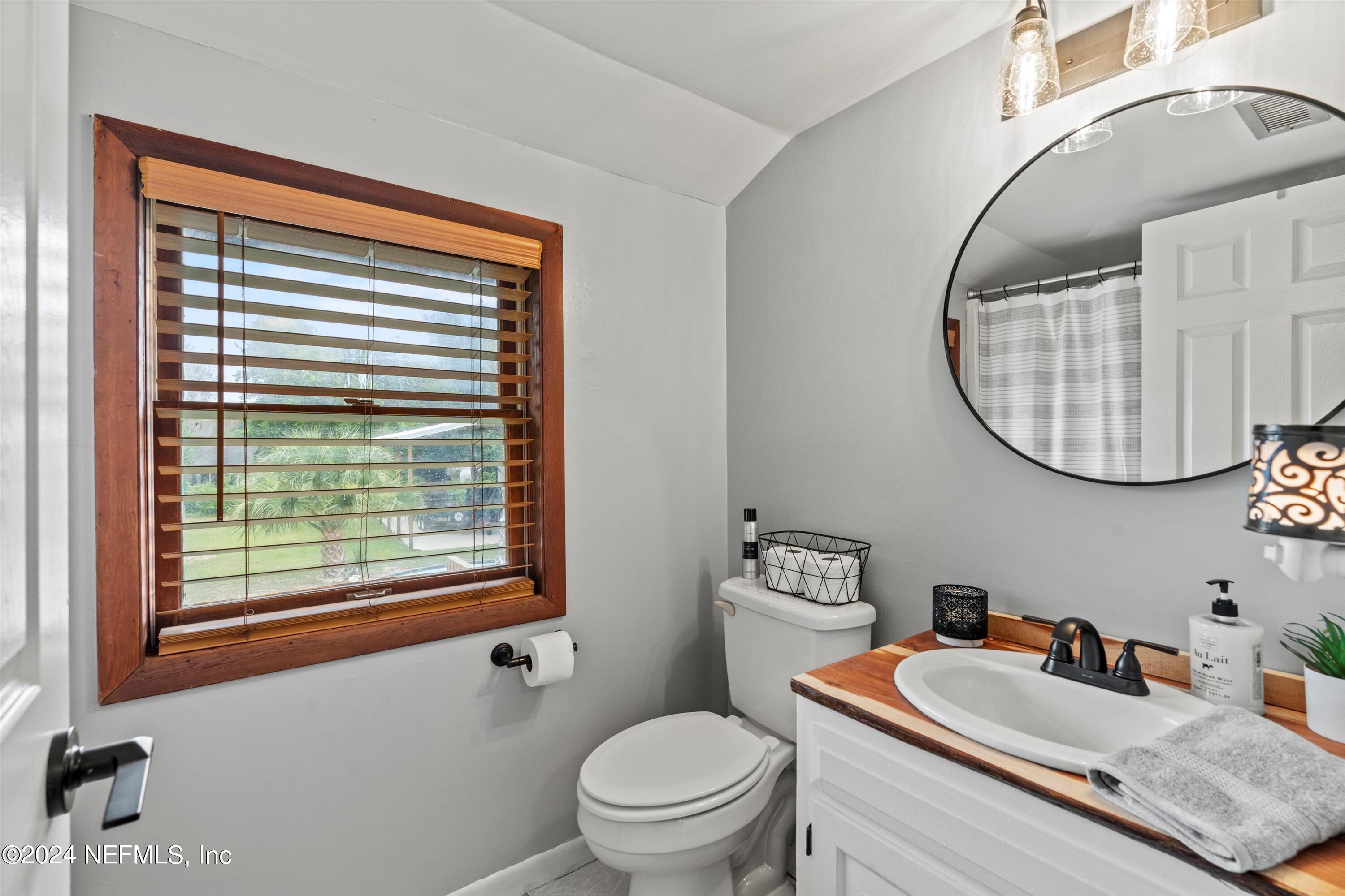 104 Wippletree Road Palatka, FL 32177 - Photo 24 of 37 24-Upstairs Bathroom
