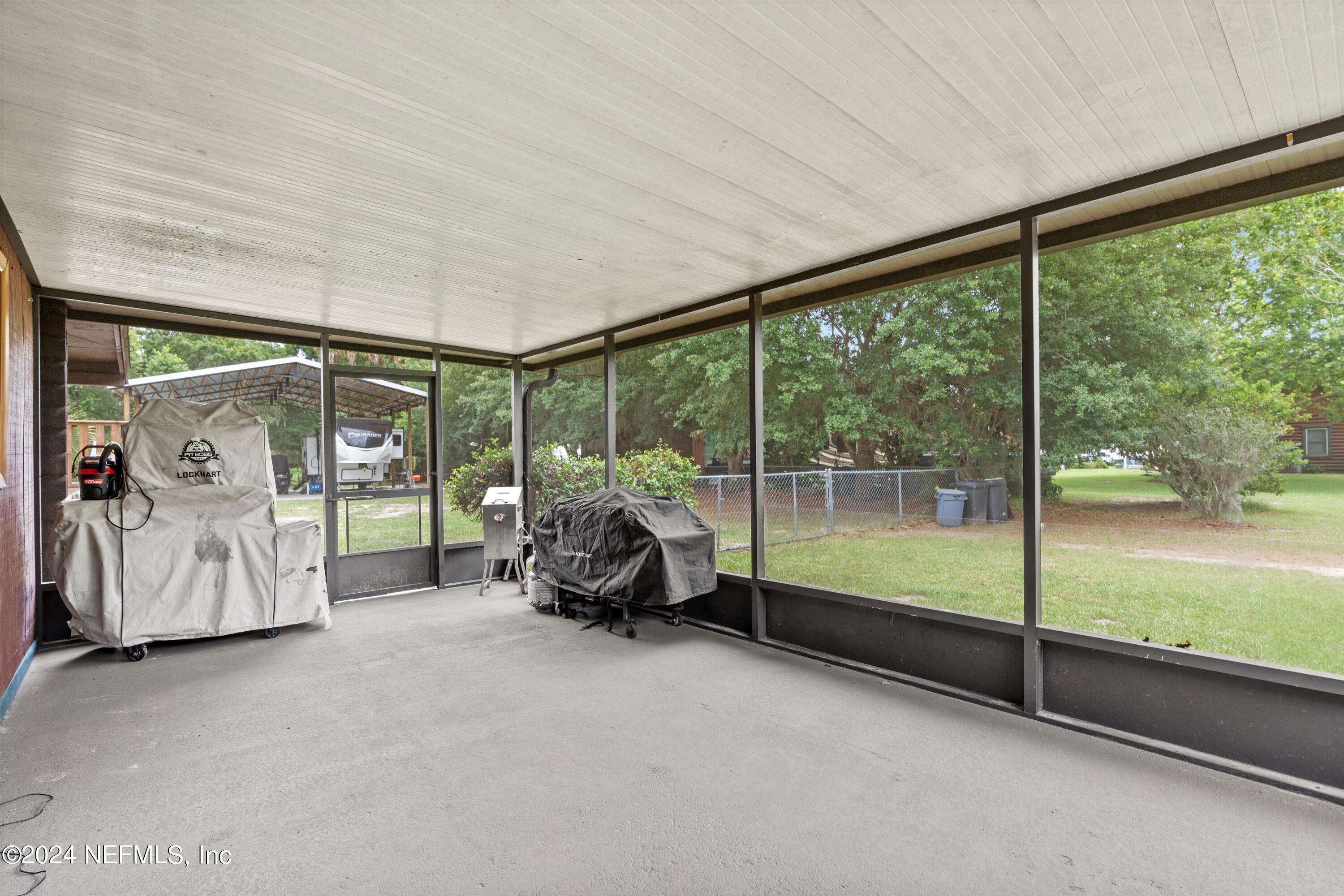 104 Wippletree Road Palatka, FL 32177 - Photo 26 of 37 26-Patio 1
