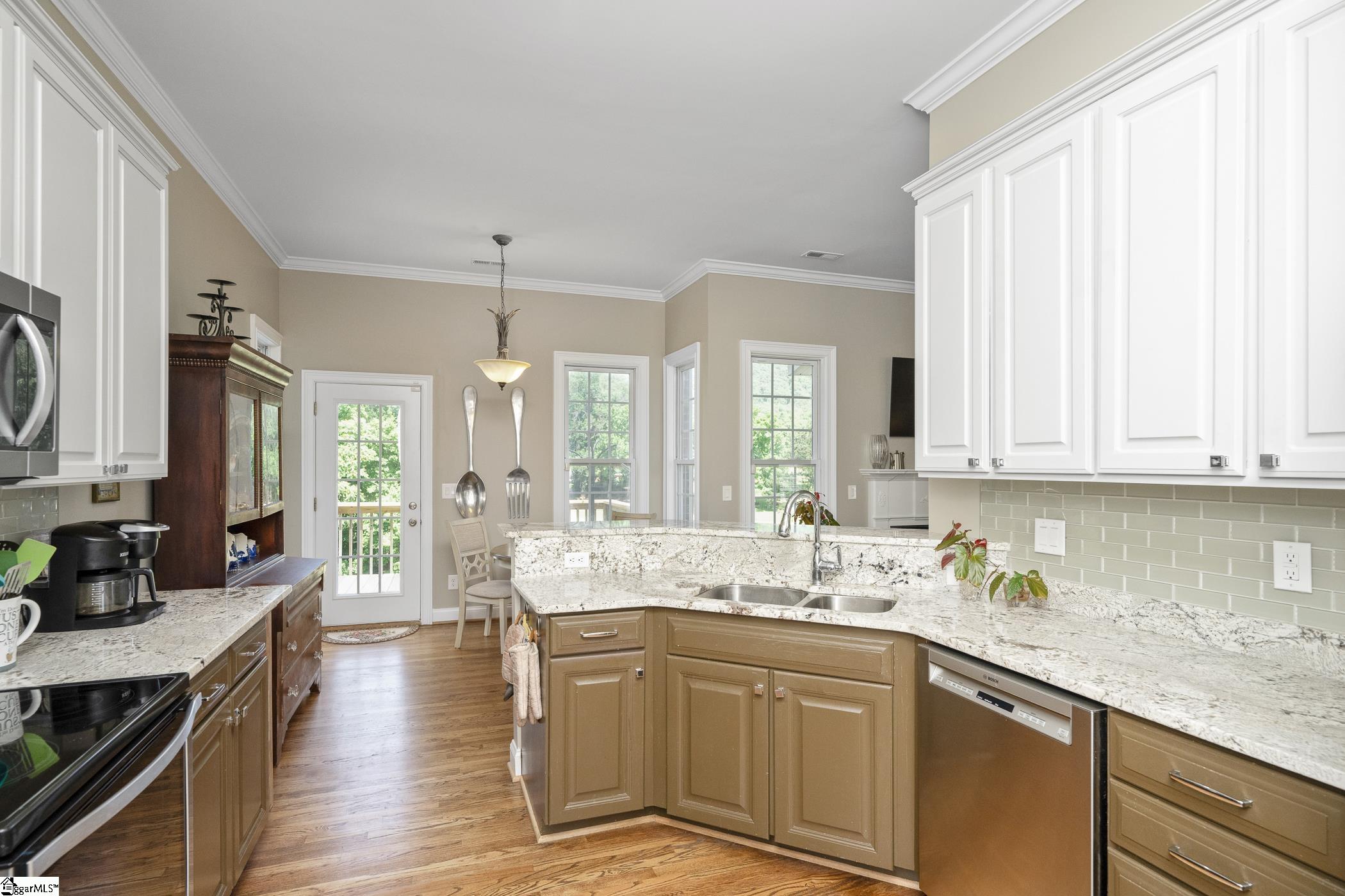 9 Belle Terre Court Greenville, SC 29609 - Photo 8 of 28