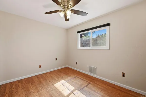 $1,900 | 1031 Country Club Drive, Escondido, CA 92029