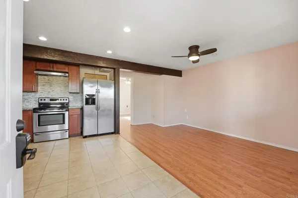 $1,900 | 1031 Country Club Drive, Escondido, CA 92029