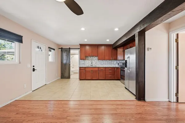 $1,900 | 1031 Country Club Drive, Escondido, CA 92029