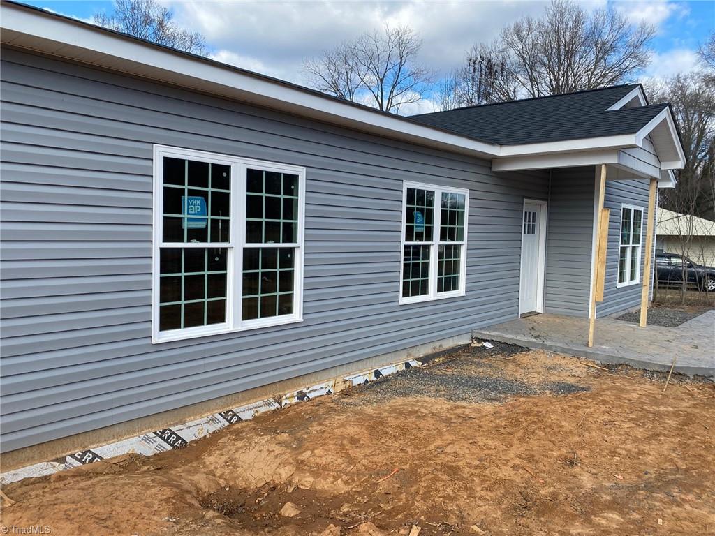 861 Friendly Road Eden, NC 27288 - Photo 3 of 13 Gallery Image 3