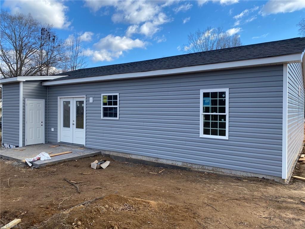 861 Friendly Road Eden, NC 27288 - Photo 4 of 13 Gallery Image 4