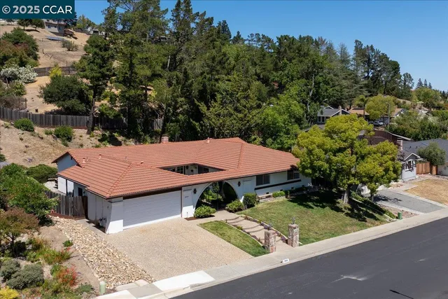 a view of a park with welcome board