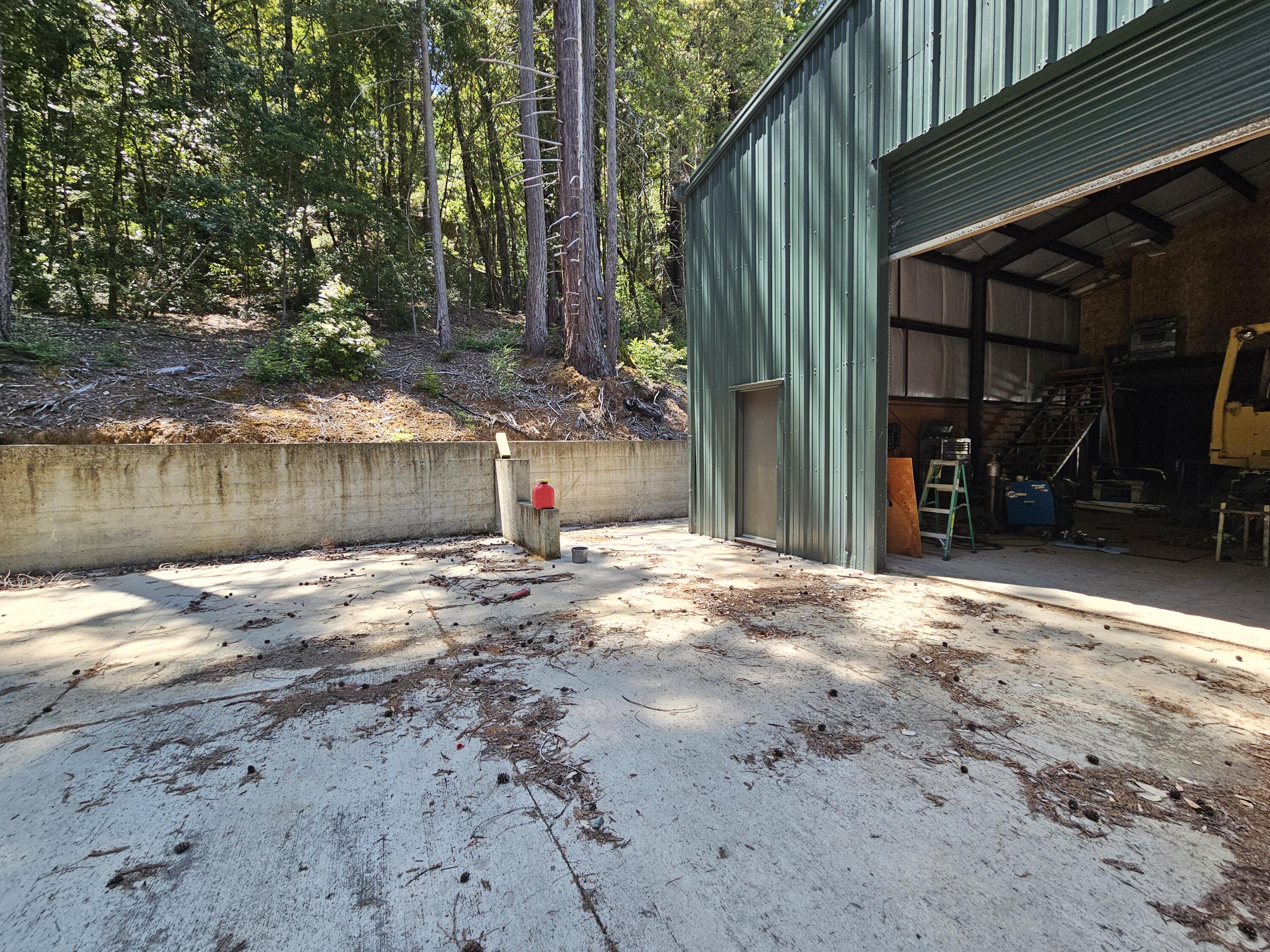 247 Twin Trees Road Garberville, CA 95542 - Photo 3 of 32
