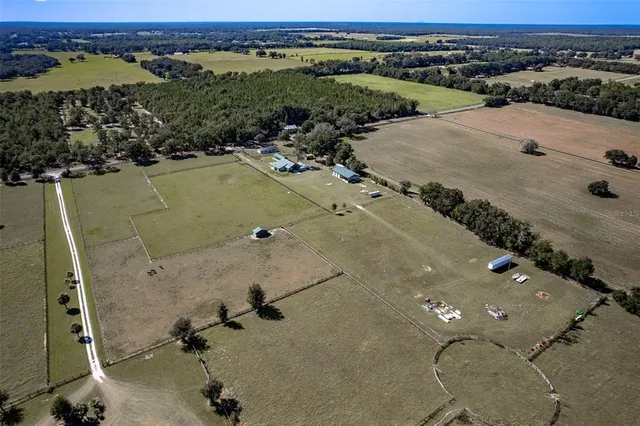 $950,000 | 20221 Southwest 5th Place, Dunnellon, FL 34431