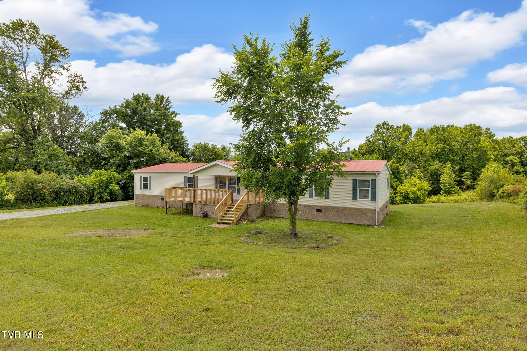 1041 Red Hill Road Newport, TN 37821 - Photo 2 of 34 29-web-or-mls-M50A9165