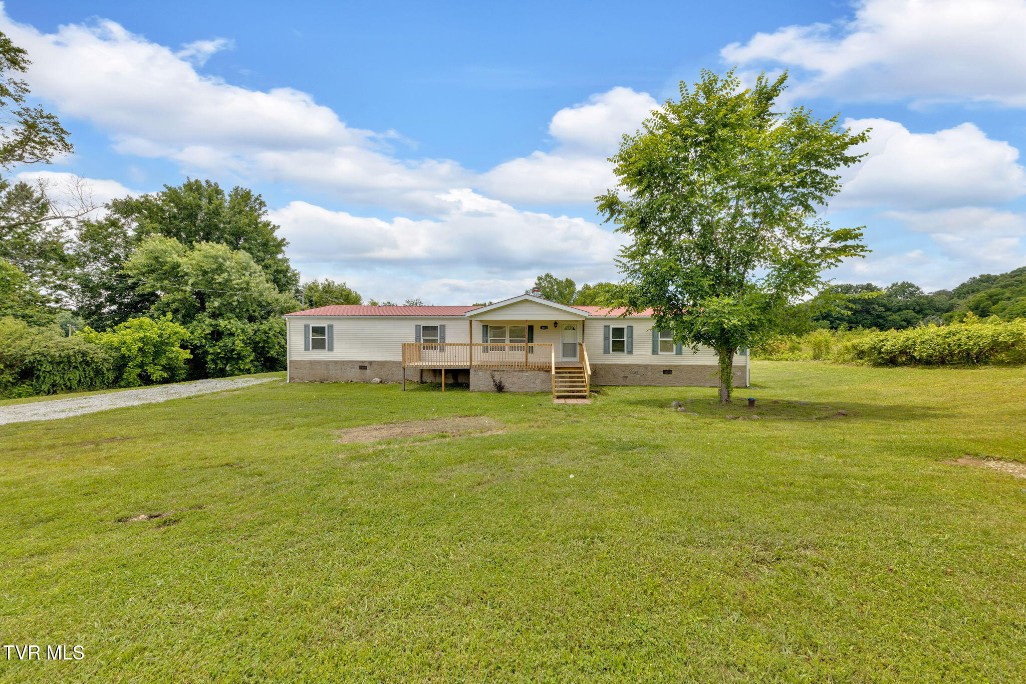 1041 Red Hill Road Newport, TN 37821 - Photo 30 of 34 28-web-or-mls-M50A9162