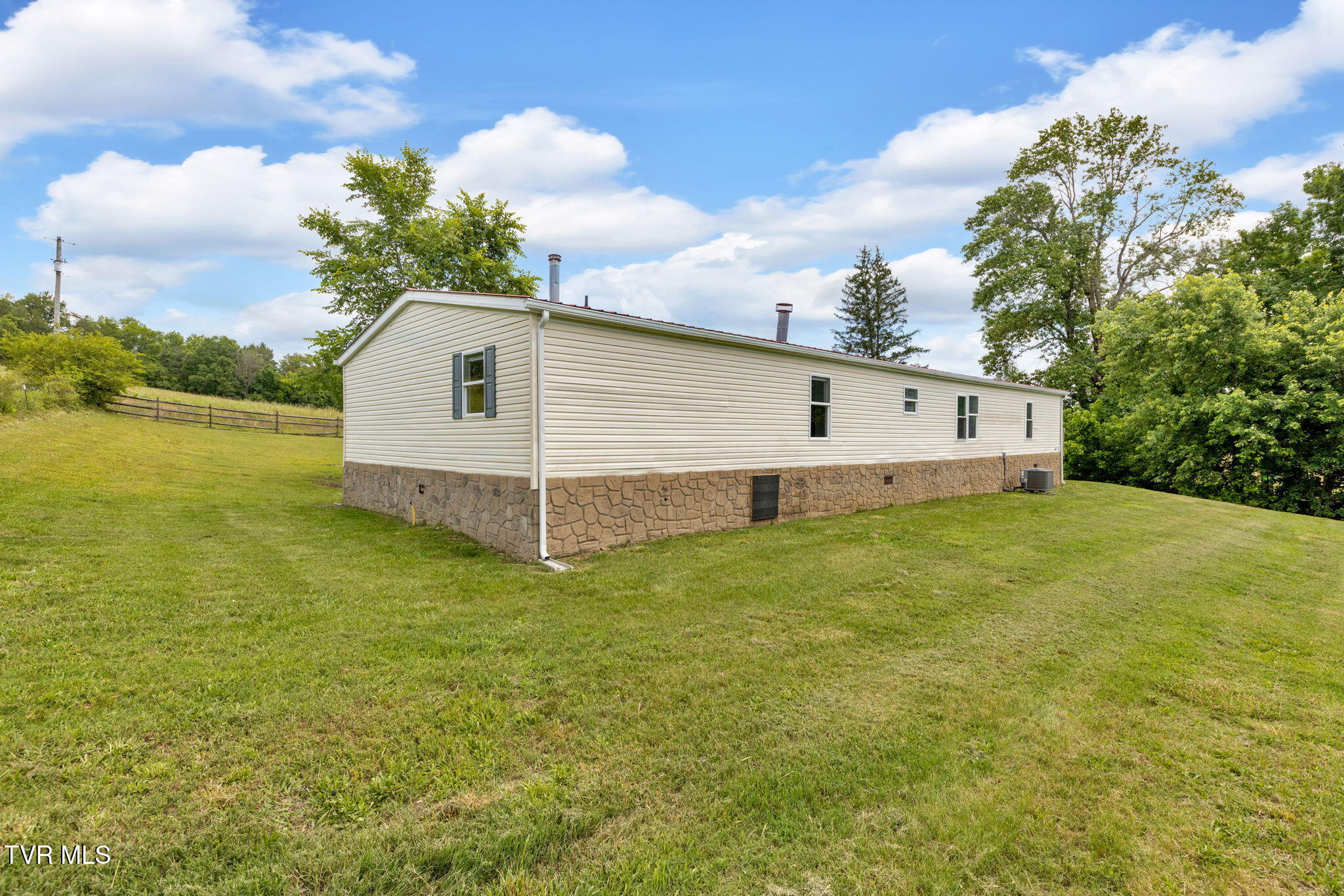 1041 Red Hill Road Newport, TN 37821 - Photo 31 of 34 30-web-or-mls-M50A9177