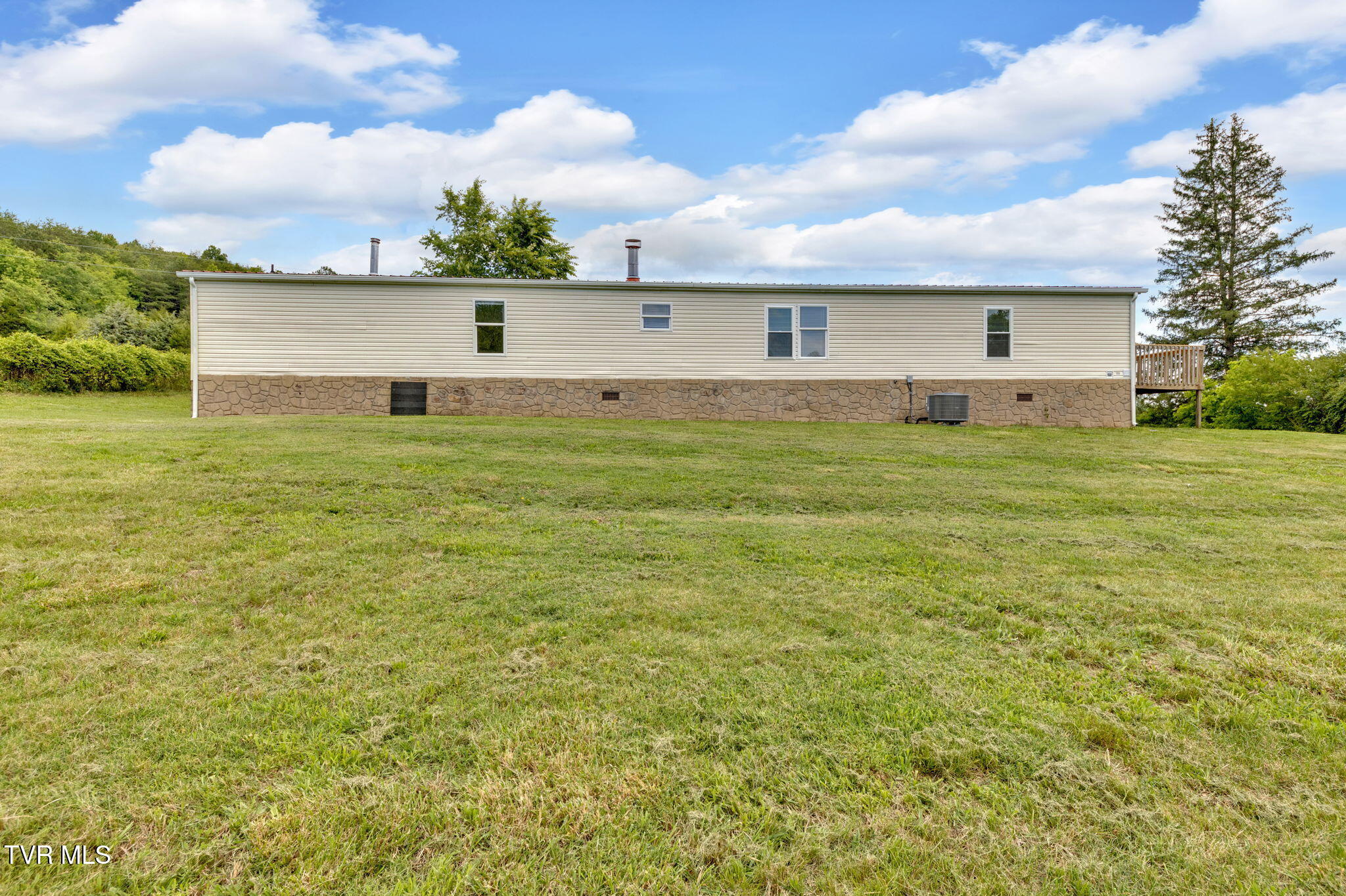 1041 Red Hill Road Newport, TN 37821 - Photo 32 of 34 32-web-or-mls-M50A9186