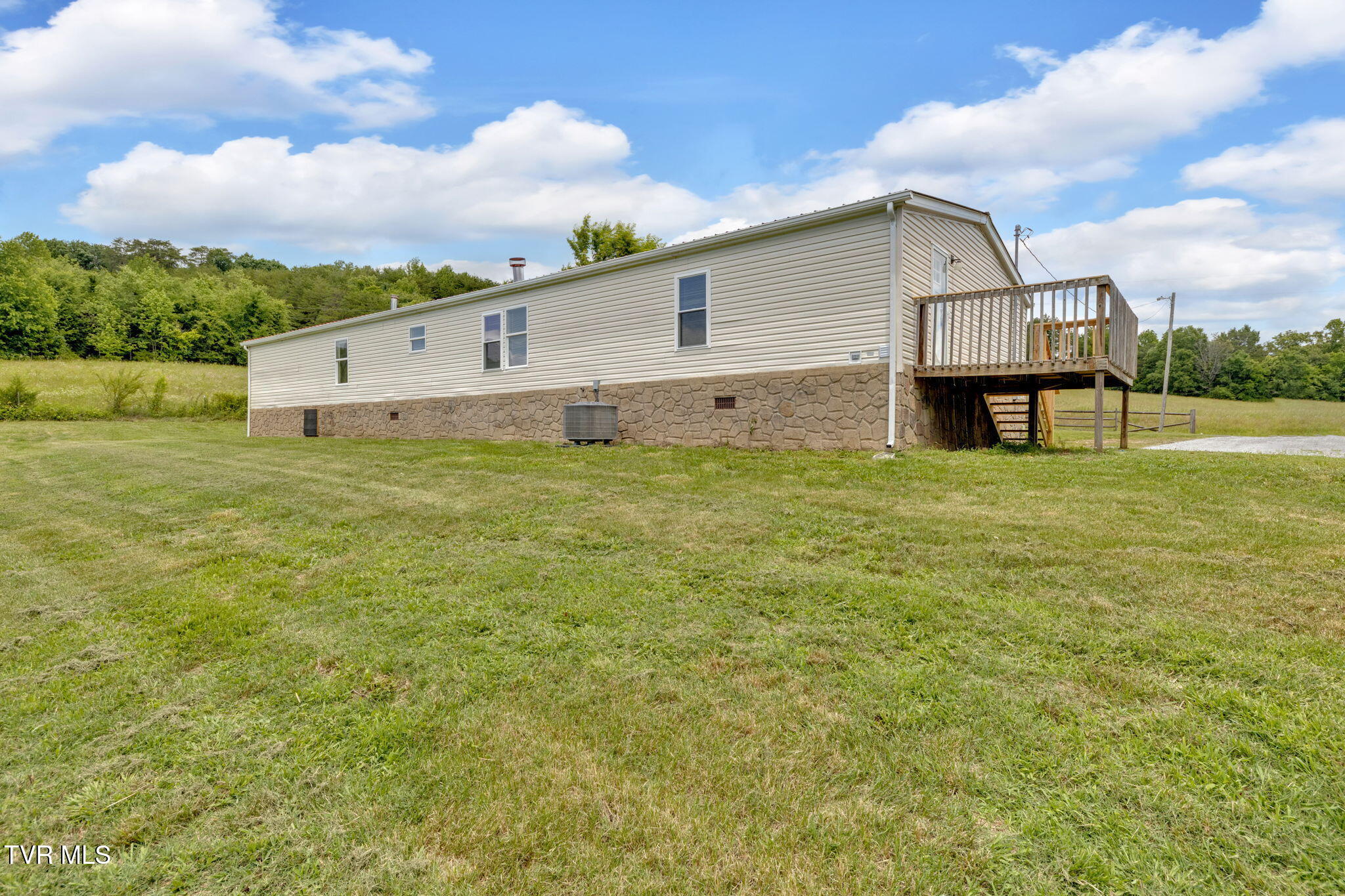 1041 Red Hill Road Newport, TN 37821 - Photo 33 of 34 33-web-or-mls-M50A9192