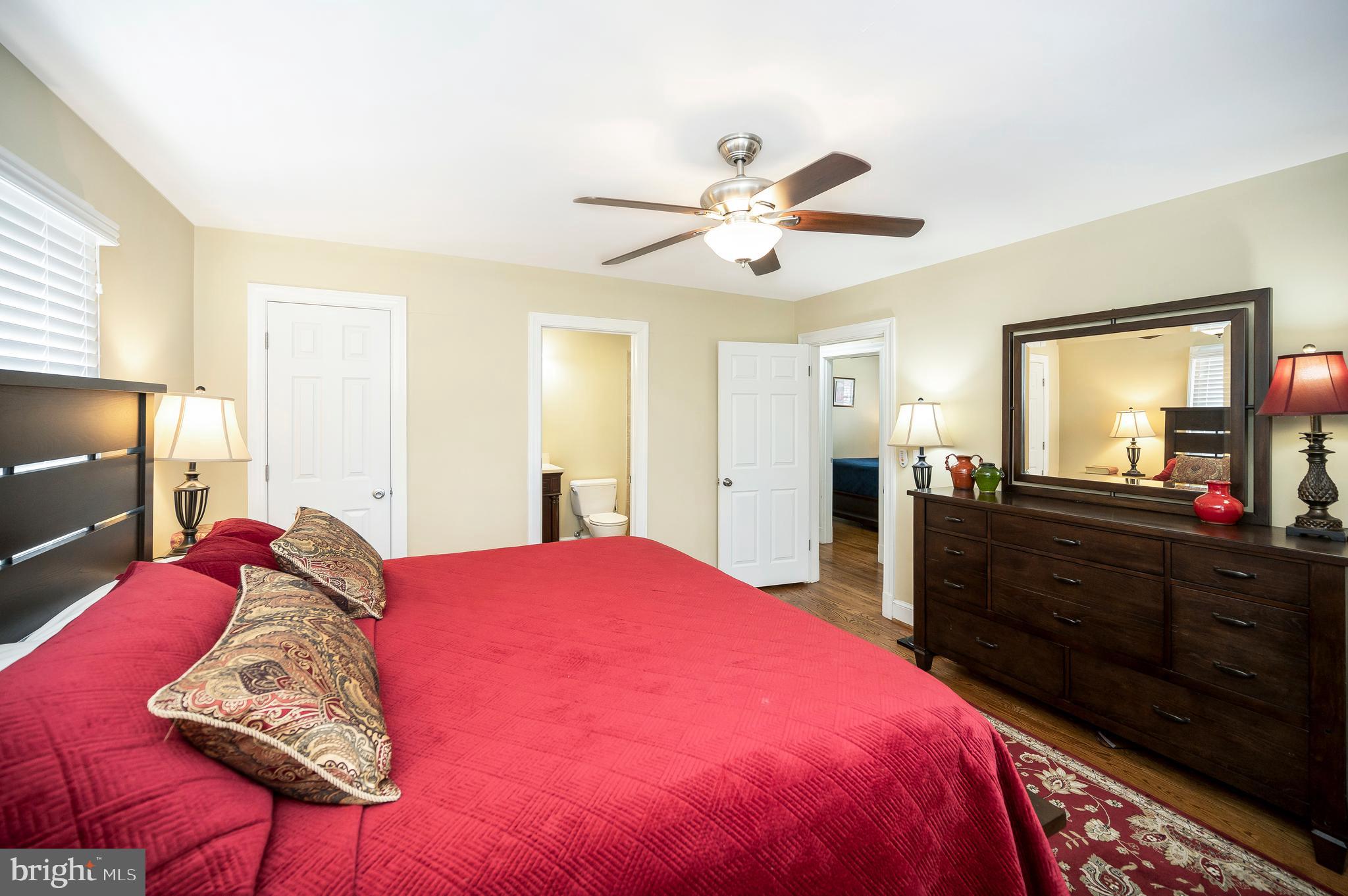 12195 Montford Road Orange, VA 22960 - Photo 13 of 39 Attached bathroom in primary