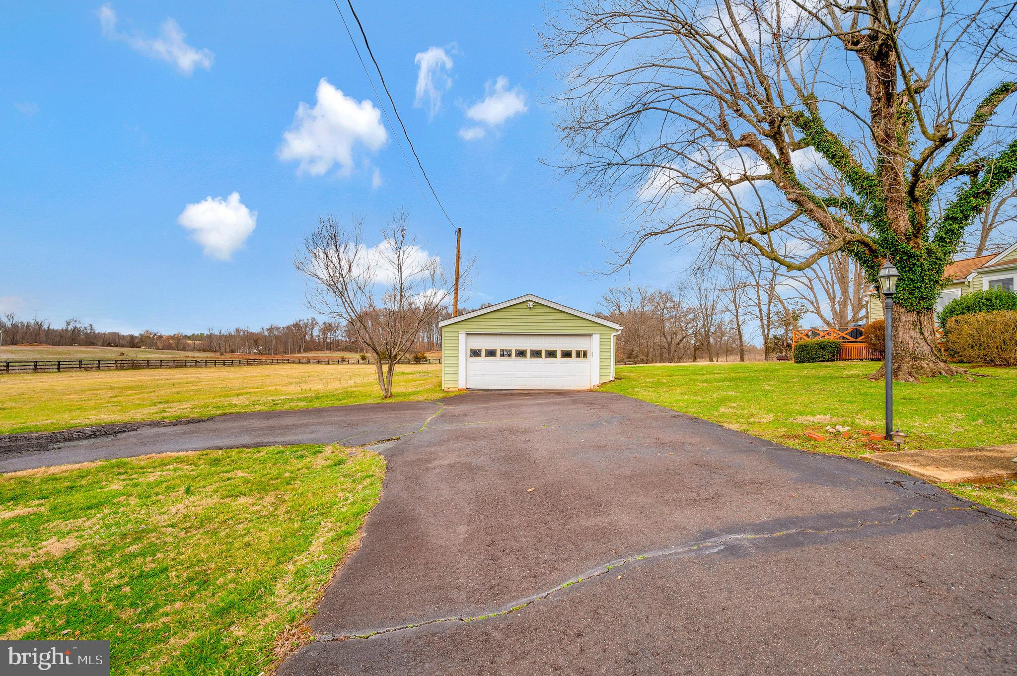 12195 Montford Road Orange, VA 22960 - Photo 37 of 39 Circular driveway