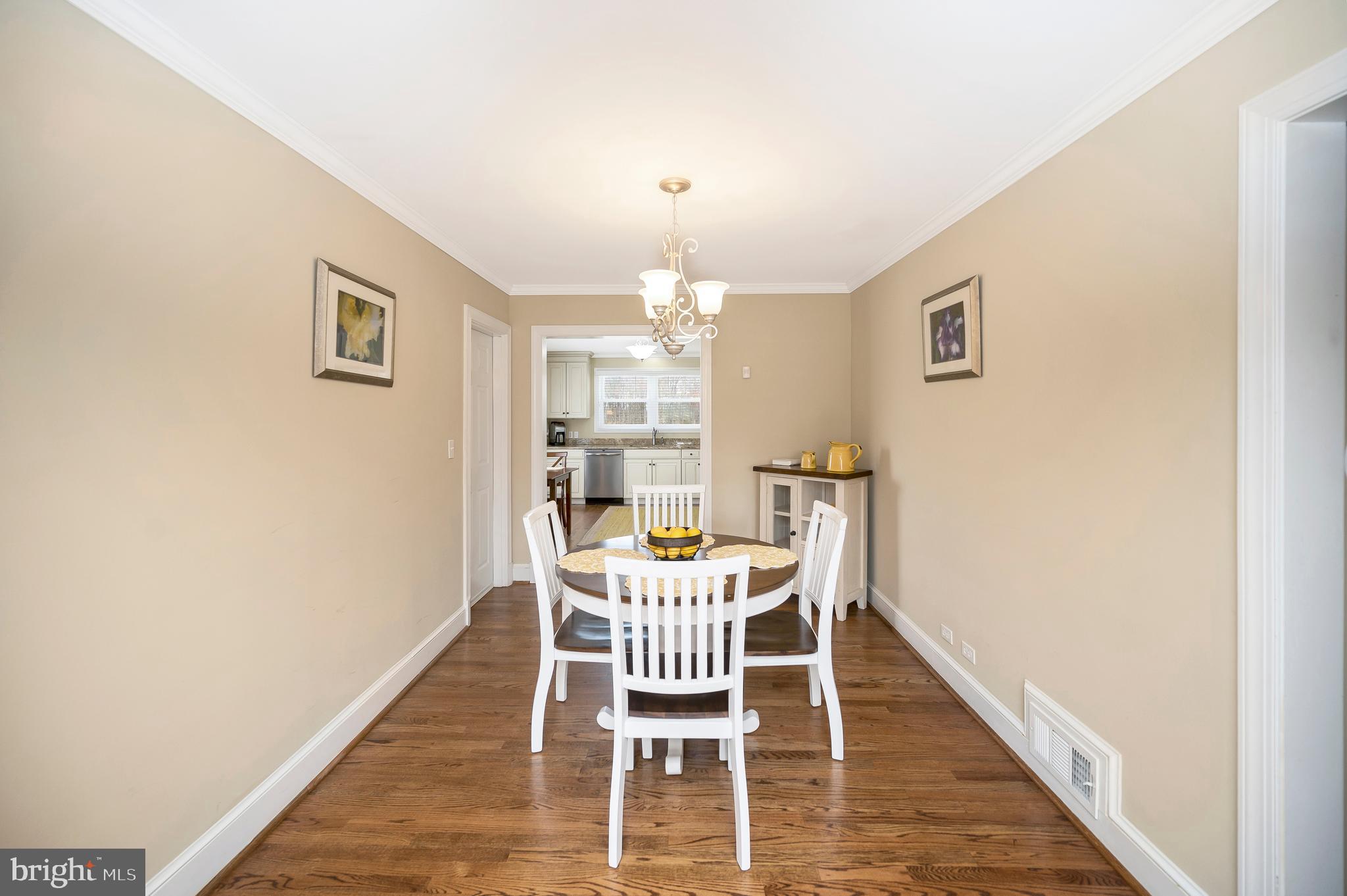 12195 Montford Road Orange, VA 22960 - Photo 5 of 39 Crown molding in LR & DR
