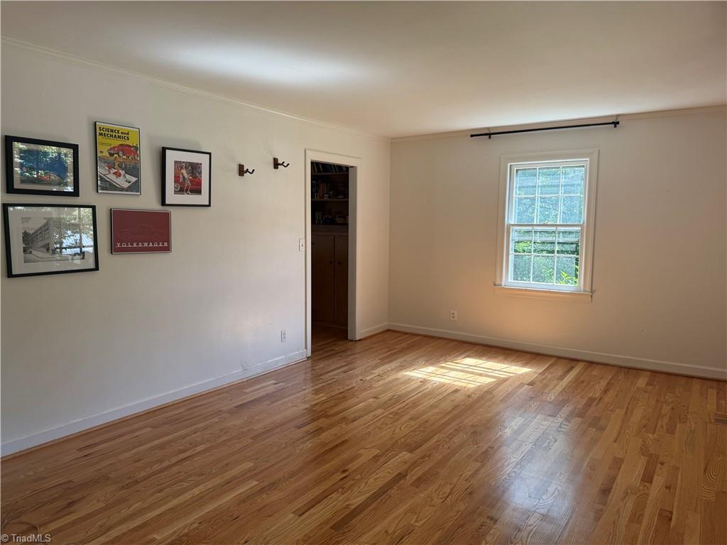 125 James Street Elkin, NC 28621 - Photo 11 of 21 Living Room