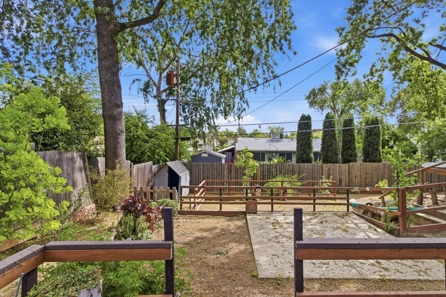 5262 Flagstone Street Carmichael, CA 95608 - Photo 7 of 31 front view of a house with a tree