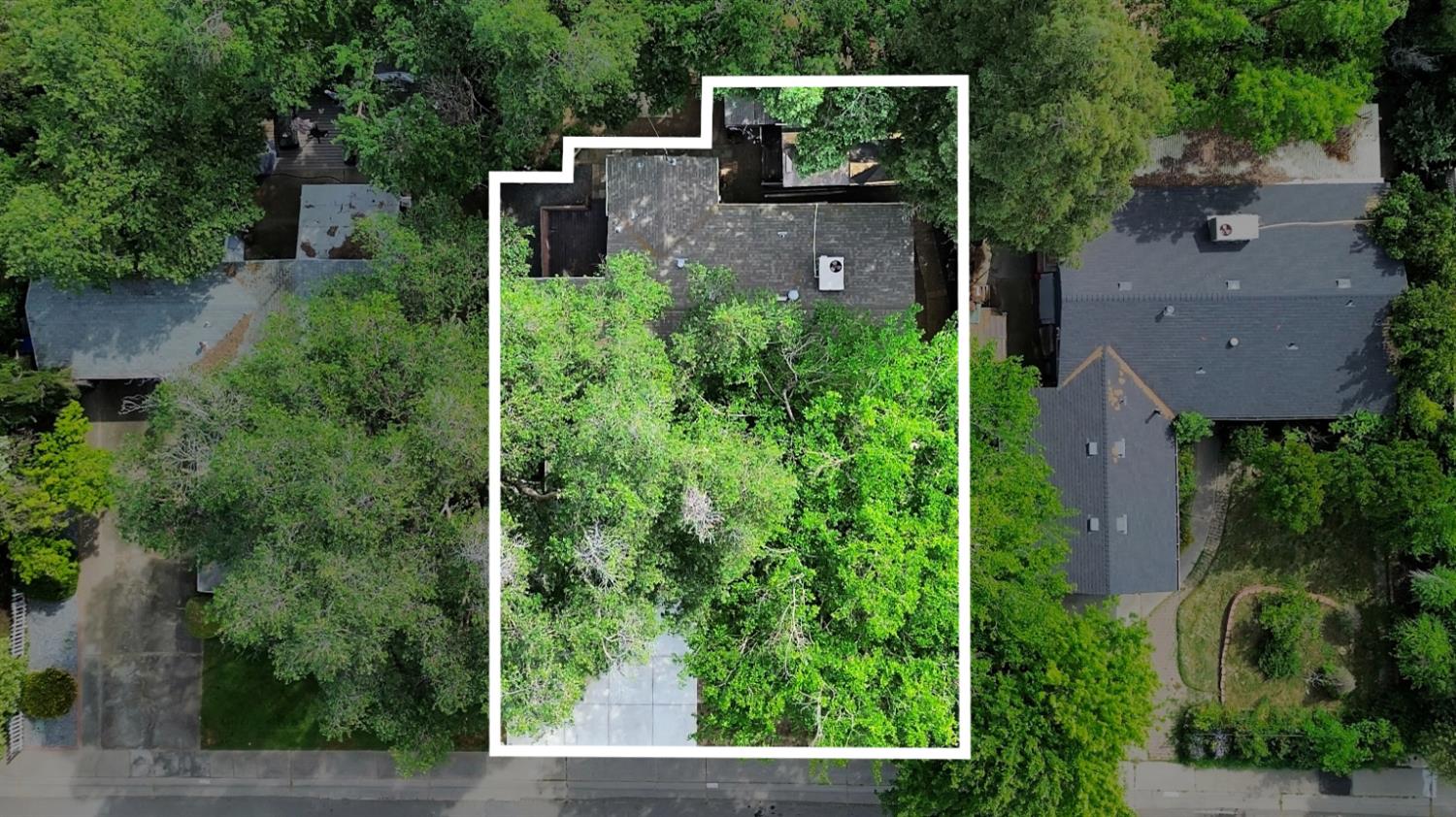 5262 Flagstone Street Carmichael, CA 95608 - Photo 9 of 31 an aerial view of a house with yard