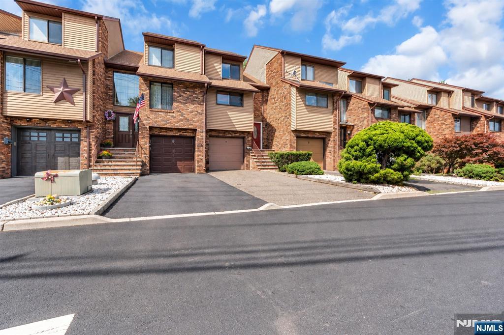 7 Ross Road Wallington, NJ 07057 - Photo 2 of 30 Gallery Image 2