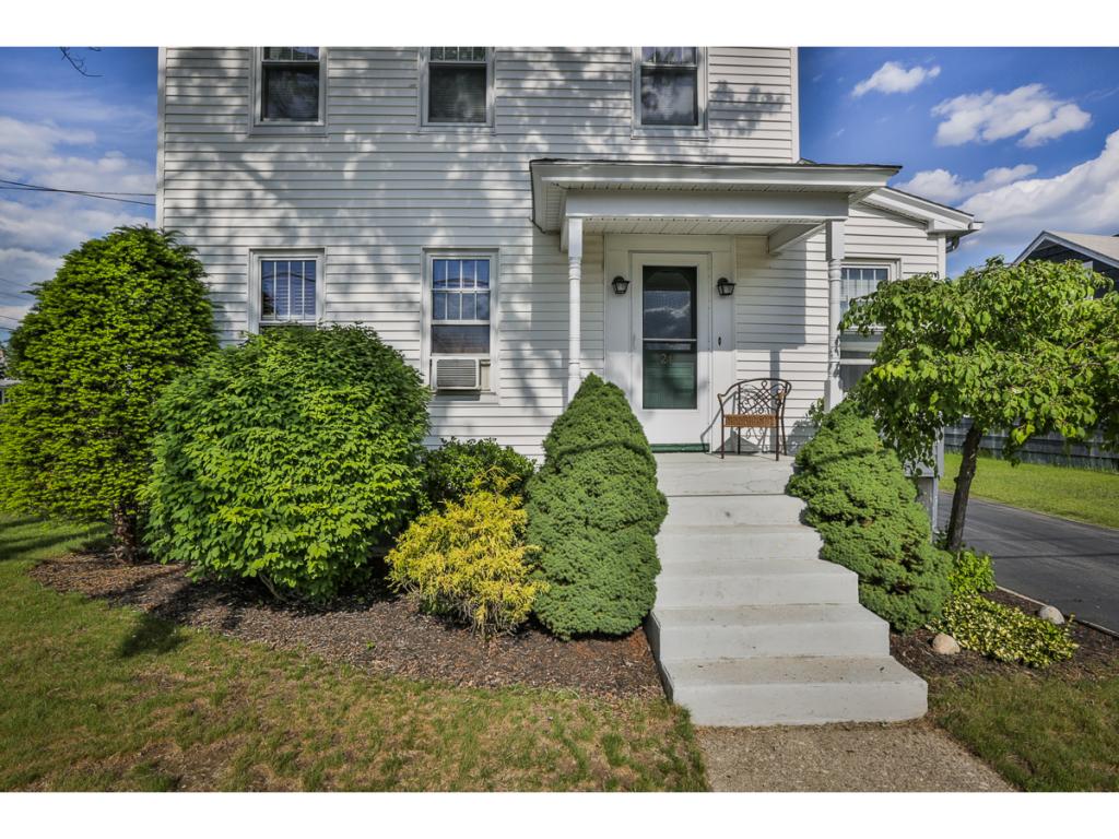 24 Rochambeau Street Goffstown, NH 03102 - Photo 4 of 23 Gallery Image 4