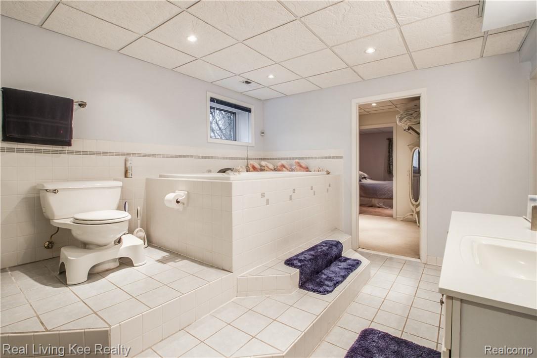 5330 Old Mill Road Rochester, MI 48306 - Photo 50 of 77 INTERIORS (45 of 46).jpg