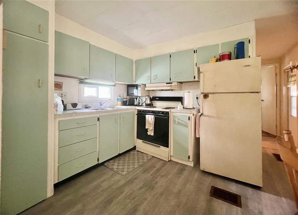1100 South Belcher Road, Unit 115 Largo, FL 33771 - Photo 16 of 54 Kitchen