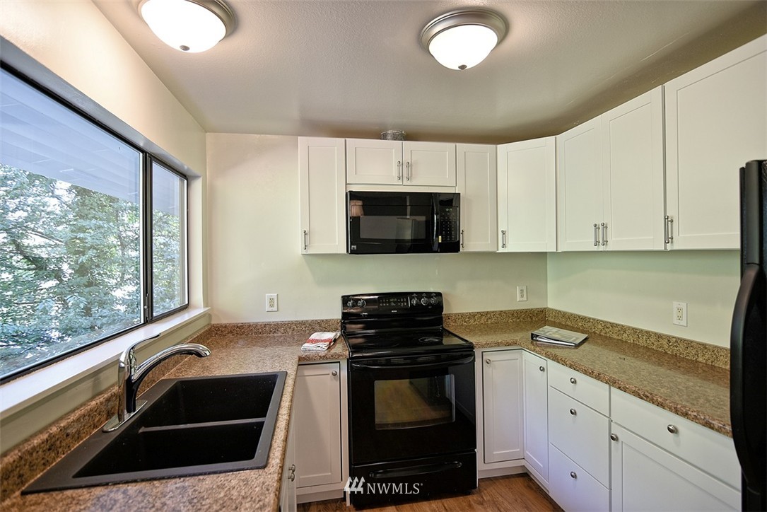 19401 Winesap Road Bothell, WA 98012 - Photo 11 of 24
