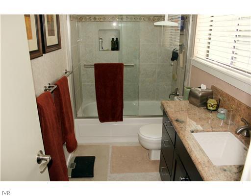 998 Driver Way, Unit 4 Incline Village, NV 89451 - Photo 11 of 16 Master Bath/Spa.