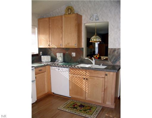 998 Driver Way, Unit 4 Incline Village, NV 89451 - Photo 7 of 16 Kitchen.