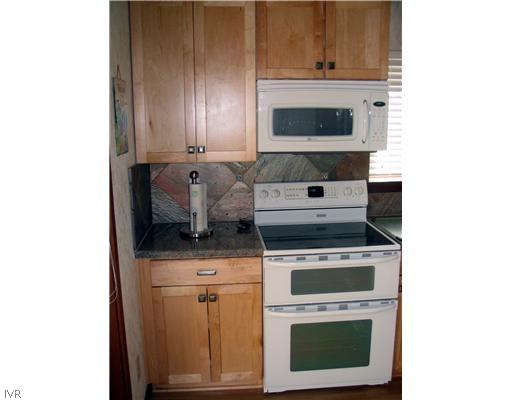 998 Driver Way, Unit 4 Incline Village, NV 89451 - Photo 8 of 16 Kitchen.