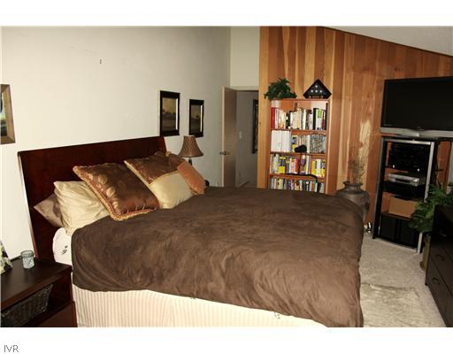998 Driver Way, Unit 4 Incline Village, NV 89451 - Photo 10 of 16 Master Bedroom.