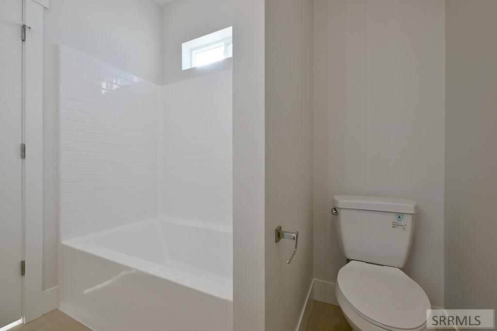 513 Fieldstone Avenue Rigby, ID 83442 - Photo 6 of 14 Primary Ensuite