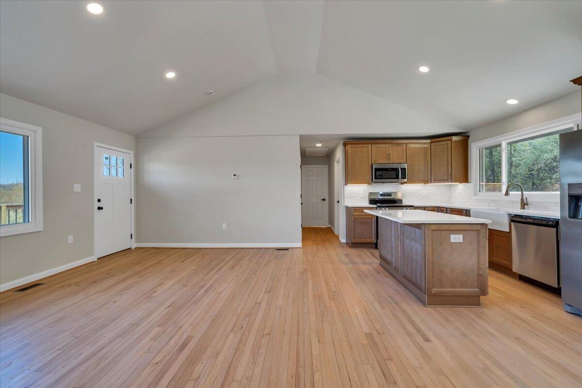 85 Little Paws Lane Fincastle, VA 24090 - Photo 11 of 47 013-MIB09544